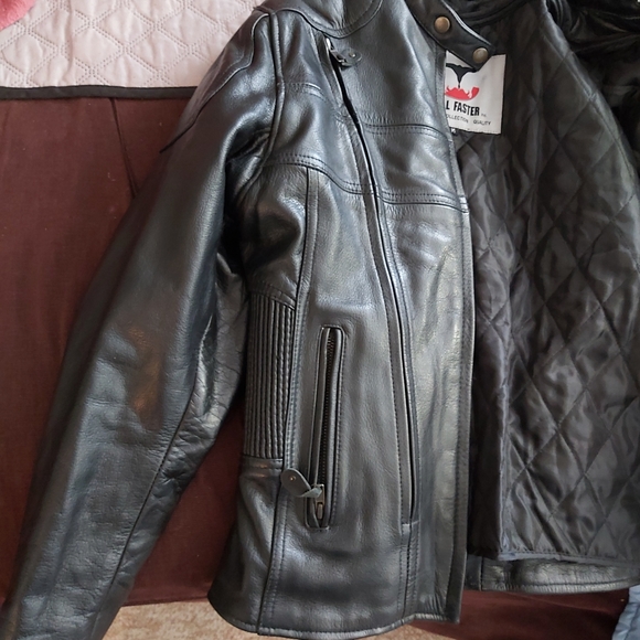 Motorcycle Ladies Leather Jacket - Picture 4 of 8
